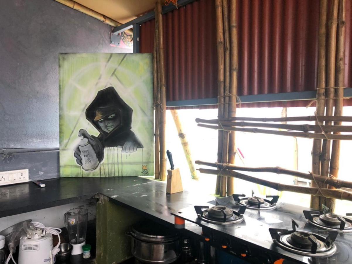 Gurukulam Hostel Puduccseri Kültér fotó