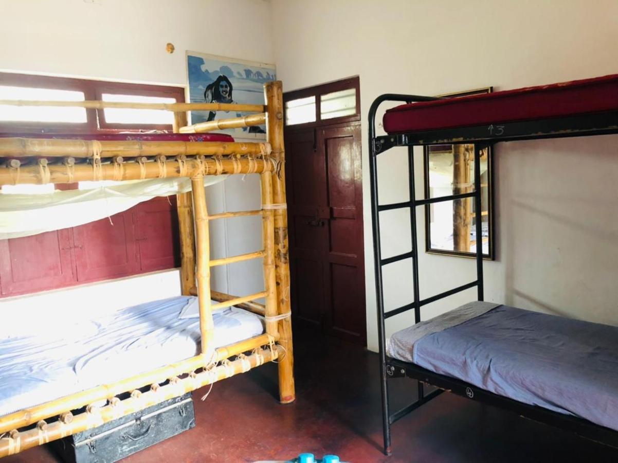 Gurukulam Hostel Puduccseri Kültér fotó