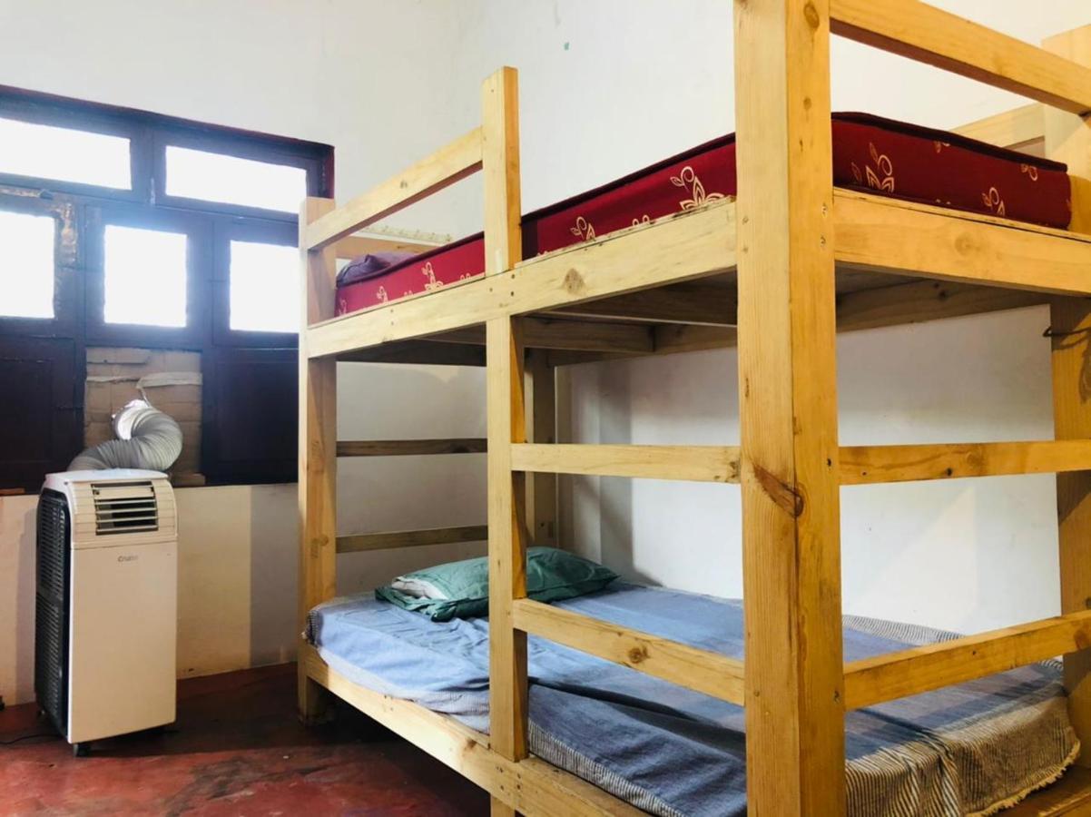 Gurukulam Hostel Puduccseri Kültér fotó