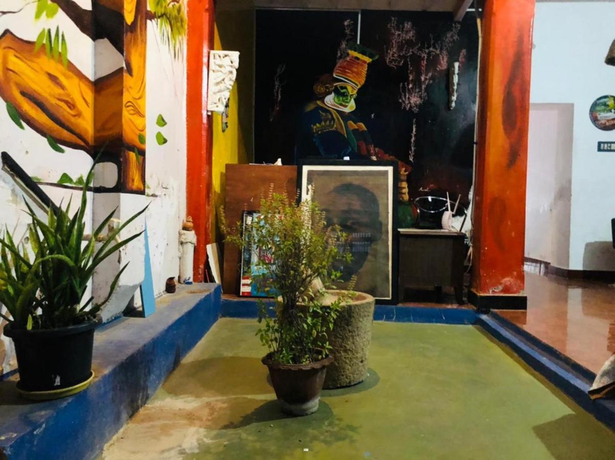 Gurukulam Hostel Puduccseri Kültér fotó