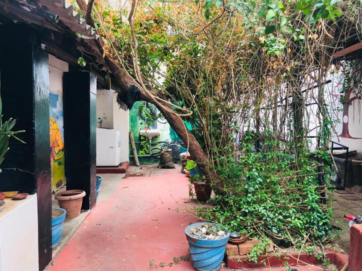Gurukulam Hostel Puduccseri Kültér fotó