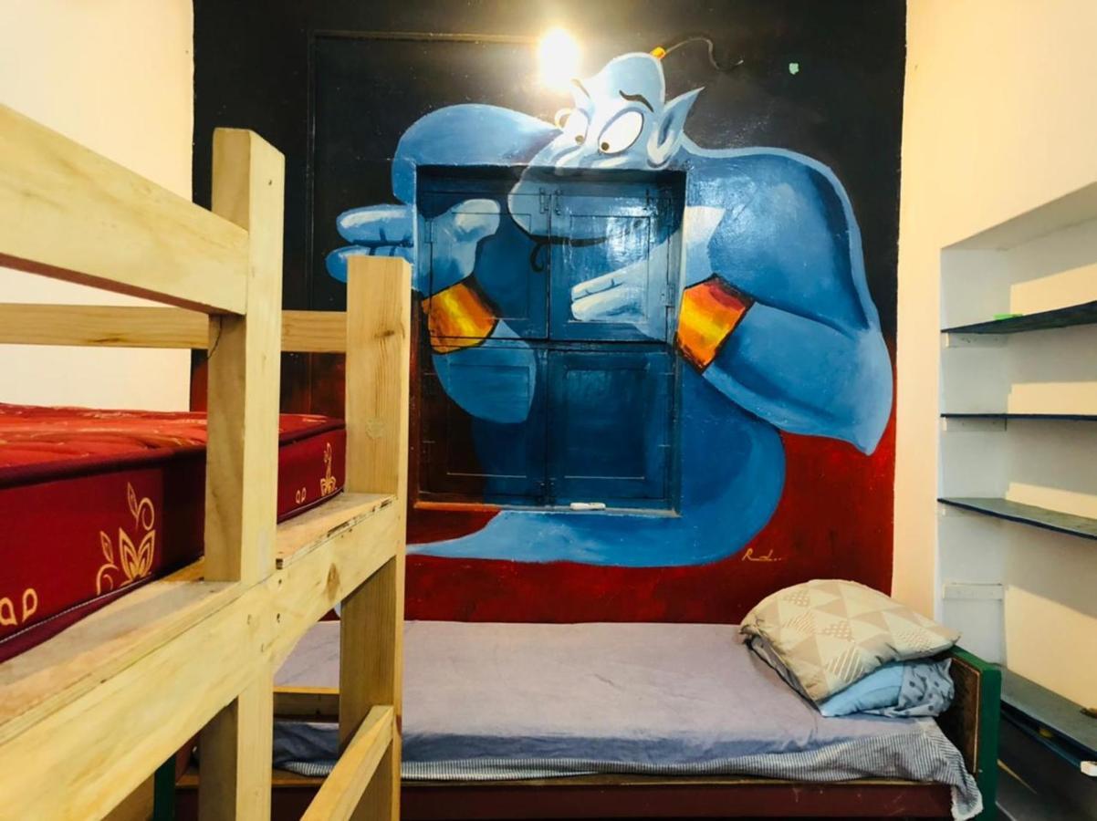 Gurukulam Hostel Puduccseri Kültér fotó