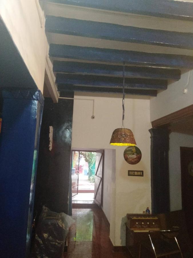 Gurukulam Hostel Puduccseri Kültér fotó