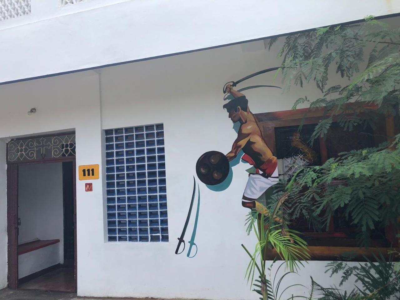 Gurukulam Hostel Puduccseri Kültér fotó